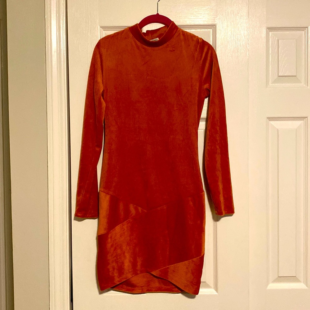 Super cute maternity dress